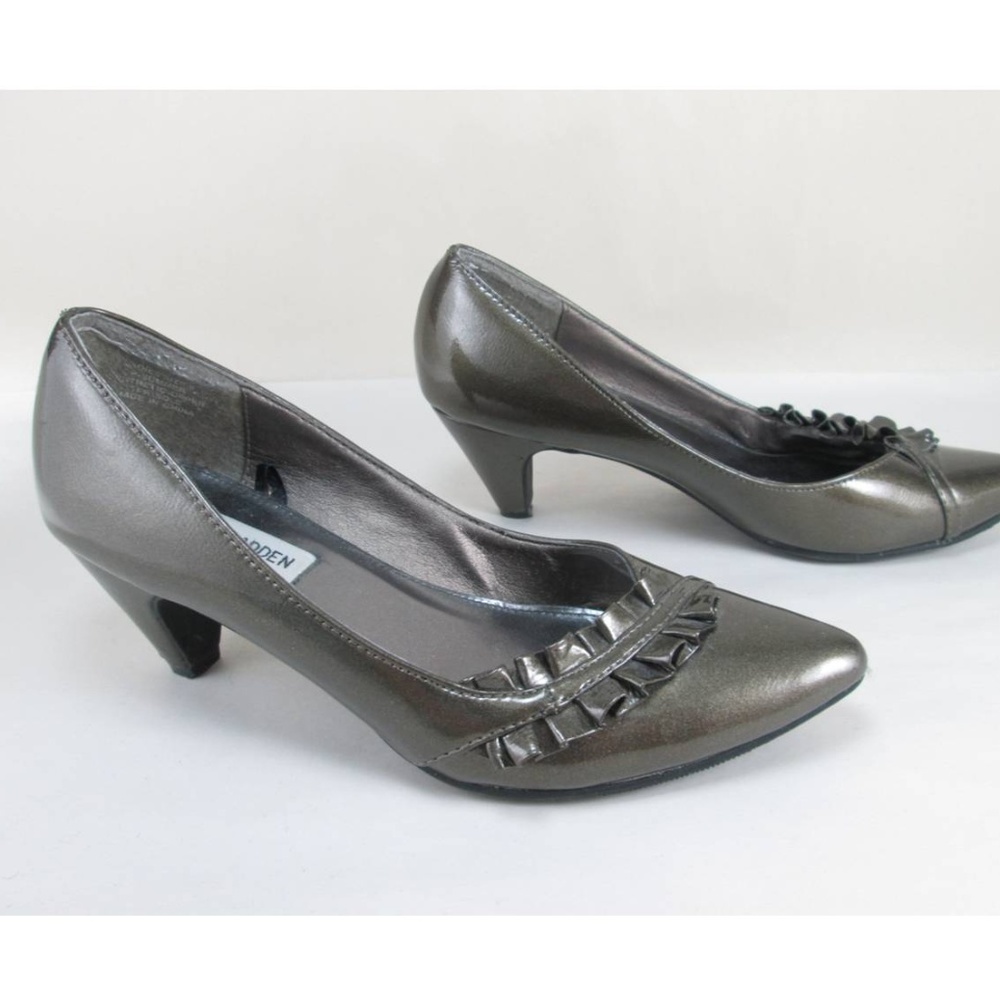 Steve Madden Taupe Gray-Green Ruffle Pumps Shoes